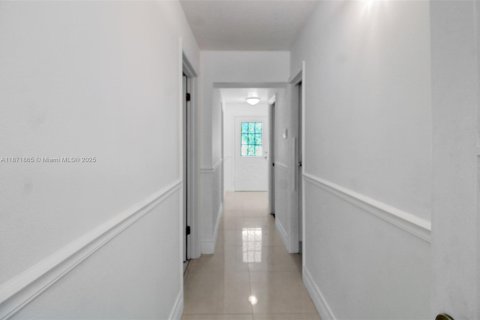 Villa ou maison à vendre à Miami, Floride: 3 chambres, 164.99 m2 № 1922664 - photo 16