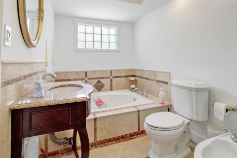 Villa ou maison à vendre à Miami, Floride: 3 chambres, 164.99 m2 № 1922664 - photo 24