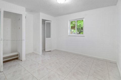 Villa ou maison à vendre à Miami, Floride: 3 chambres, 164.99 m2 № 1922664 - photo 17