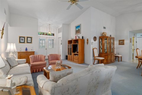 House in Spring Hill, Florida 2 bedrooms, 170.48 sq.m. № 1879067 - photo 9