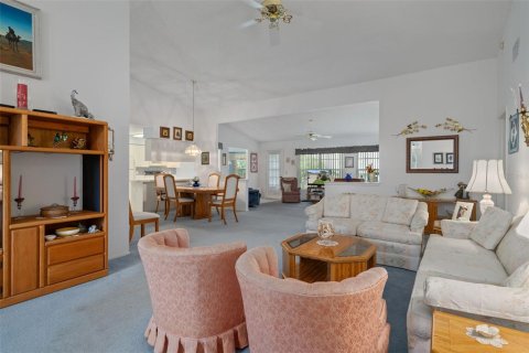 House in Spring Hill, Florida 2 bedrooms, 170.48 sq.m. № 1879067 - photo 7
