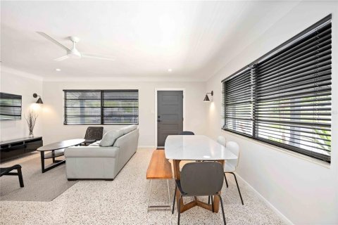 Casa en venta en Sarasota, Florida, 2 dormitorios, 131.92 m2 № 1819524 - foto 6