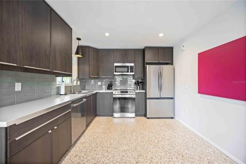 Casa en venta en Sarasota, Florida, 2 dormitorios, 131.92 m2 № 1819524 - foto 13