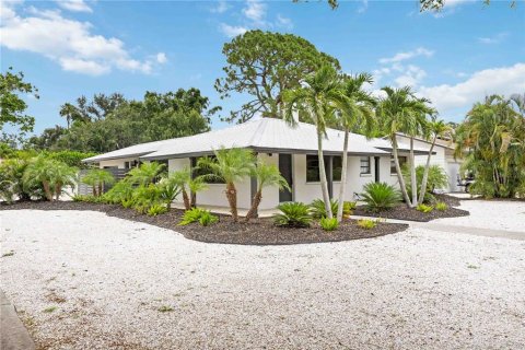 Casa en venta en Sarasota, Florida, 2 dormitorios, 131.92 m2 № 1819524 - foto 4