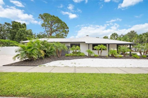 Casa en venta en Sarasota, Florida, 2 dormitorios, 131.92 m2 № 1819524 - foto 1
