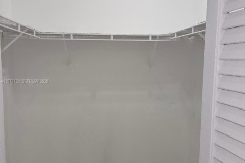 House in Cutler Bay, Florida 3 bedrooms, 153.29 sq.m. № 2032425 - photo 8