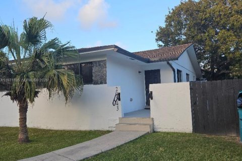 House in Cutler Bay, Florida 3 bedrooms, 153.29 sq.m. № 2032425