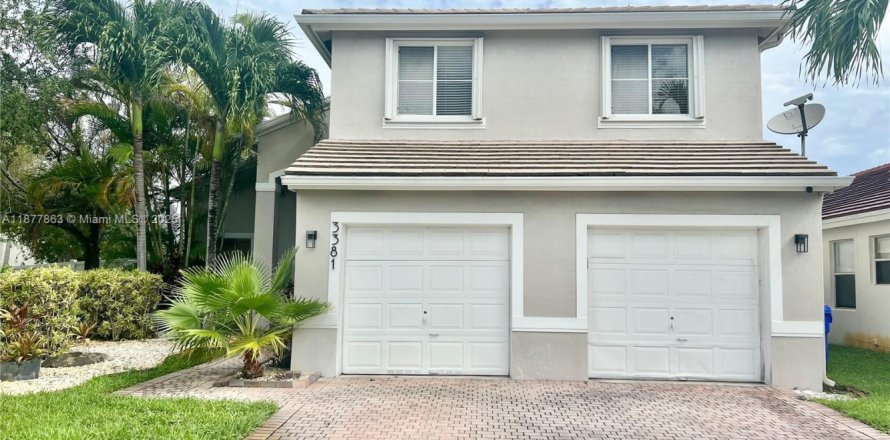 Villa ou maison à Hollywood, Floride 4 chambres, 187.2 m2 № 1933626