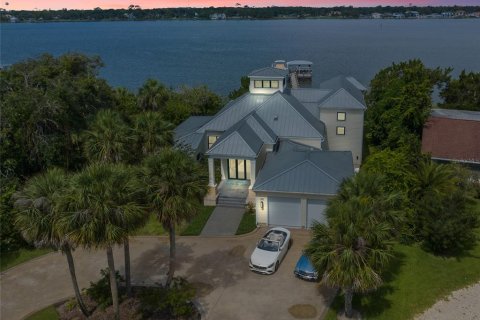 House in Ormond Beach, Florida 3 bedrooms, 358.23 sq.m. № 1278404 - photo 1
