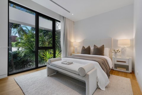 House in Miami Beach, Florida 6 bedrooms, 644.93 sq.m. № 2366161 - photo 24