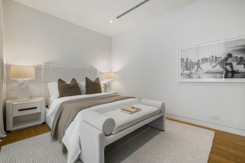 House in Miami Beach, Florida 6 bedrooms, 644.93 sq.m. № 2366161 - photo 25