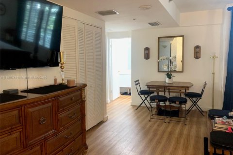 Condominio en alquiler en Miami Beach, Florida, 46.45 m2 № 1938272 - foto 5