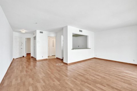 Condo in North Palm Beach, Florida, 1 bedroom  № 2186593 - photo 14