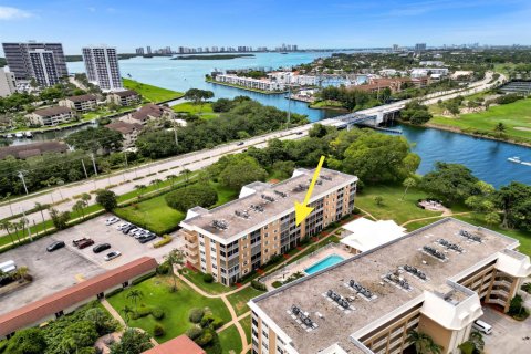 Condo in North Palm Beach, Florida, 1 bedroom  № 2186593 - photo 2