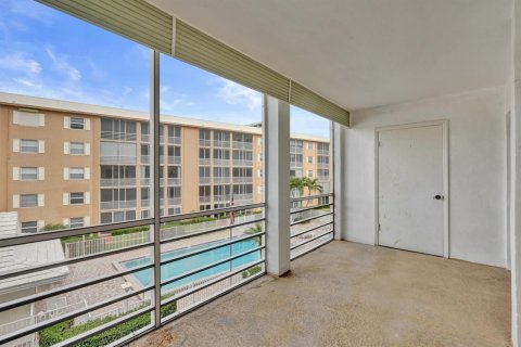 Condo in North Palm Beach, Florida, 1 bedroom  № 2186593 - photo 8