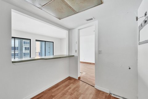 Condo in North Palm Beach, Florida, 1 bedroom  № 2186593 - photo 6