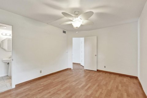Condo in North Palm Beach, Florida, 1 bedroom  № 2186593 - photo 17