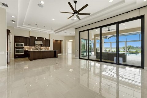 House in Thonotosassa, Florida 4 bedrooms, 302.03 sq.m. № 2286950 - photo 10