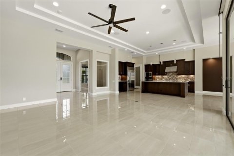 House in Thonotosassa, Florida 4 bedrooms, 302.03 sq.m. № 2286950 - photo 11