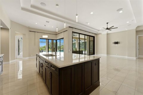 House in Thonotosassa, Florida 4 bedrooms, 302.03 sq.m. № 2286950 - photo 16