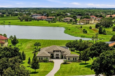 House in Thonotosassa, Florida 4 bedrooms, 302.03 sq.m. № 2286950