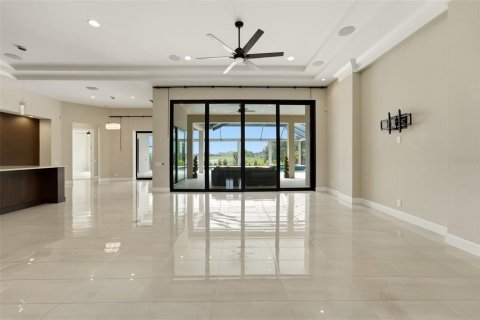 House in Thonotosassa, Florida 4 bedrooms, 302.03 sq.m. № 2286950 - photo 5