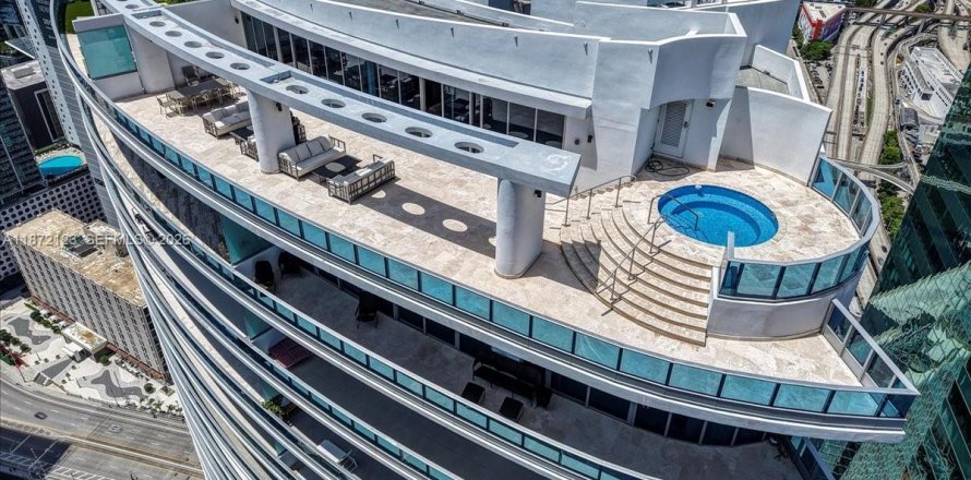 Condominio en Miami, Florida, 4 dormitorios  № 1923545