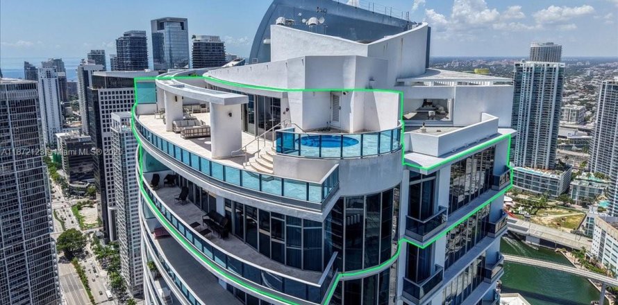 Condominio en Miami, Florida, 4 dormitorios  № 1923545