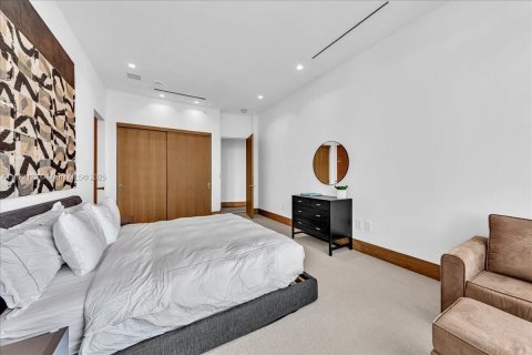 Condominio en venta en Miami, Florida, 4 dormitorios, 400.41 m2 № 1923545 - foto 27