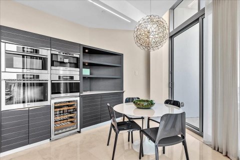 Condominio en venta en Miami, Florida, 4 dormitorios, 400.41 m2 № 1923545 - foto 11