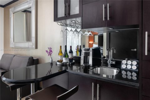 Condominio en venta en Miami Beach, Florida, 46.45 m2 № 1875353 - foto 6