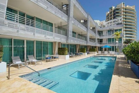 Condominio en venta en Miami Beach, Florida, 46.45 m2 № 1875353 - foto 2