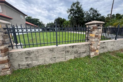 Terreno en venta en Tampa, Florida № 1903257 - foto 1