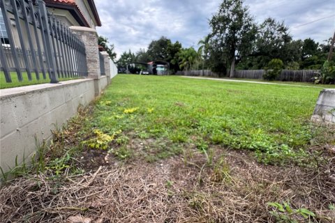 Terreno en venta en Tampa, Florida № 1903257 - foto 2