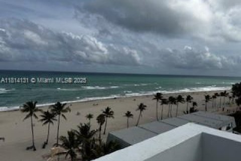 Condominio en venta en Hollywood, Florida, 1 dormitorio, 69.68 m2 № 1960029 - foto 26