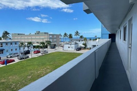Condominio en venta en Hollywood, Florida, 1 dormitorio, 69.68 m2 № 1960029 - foto 15