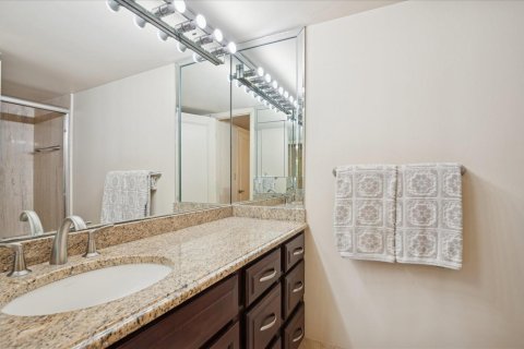 Condo in Hollywood, Florida, 2 bedrooms  № 2183156 - photo 12