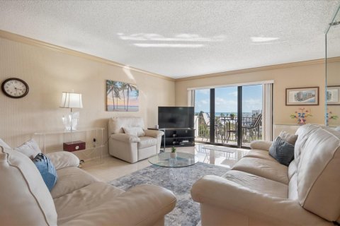 Condo in Hollywood, Florida, 2 bedrooms  № 2183156 - photo 2