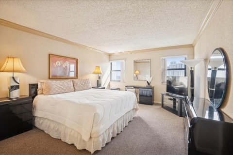 Condo in Hollywood, Florida, 2 bedrooms  № 2183156 - photo 10