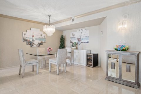 Condo in Hollywood, Florida, 2 bedrooms  № 2183156 - photo 5