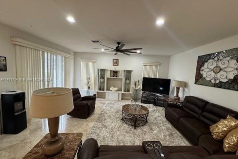 Villa ou maison à vendre à Miramar, Floride: 5 chambres, 362.41 m2 № 2175515 - photo 4