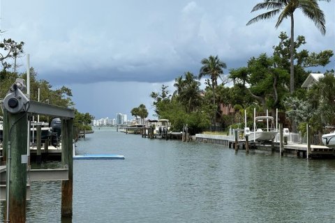 House in Sarasota, Florida 6 bedrooms, 443.05 sq.m. № 1846910 - photo 13