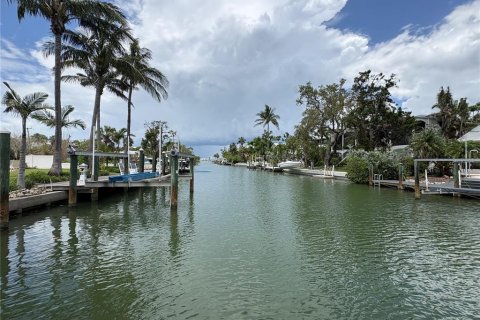 House in Sarasota, Florida 6 bedrooms, 443.05 sq.m. № 1846910 - photo 12