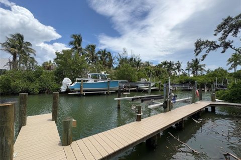 House in Sarasota, Florida 6 bedrooms, 443.05 sq.m. № 1846910 - photo 14