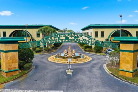 Immobilier commercial à louer à Orlando, Floride: 380.81 m2 № 2431910 - photo 2