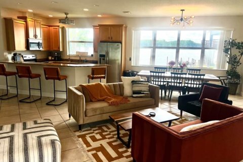 House in Land O' Lakes, Florida 4 bedrooms, 345.41 sq.m. № 1846940 - photo 6