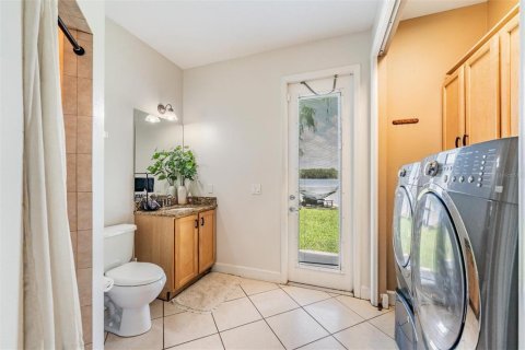 House in Land O' Lakes, Florida 4 bedrooms, 345.41 sq.m. № 1846940 - photo 17