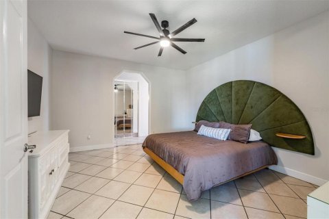 House in Land O' Lakes, Florida 4 bedrooms, 345.41 sq.m. № 1846940 - photo 20