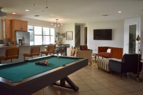 House in Land O' Lakes, Florida 4 bedrooms, 345.41 sq.m. № 1846940 - photo 7