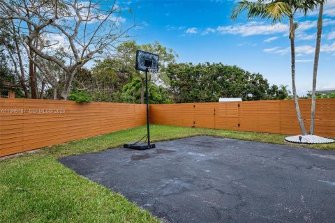 Casa en venta en Homestead, Florida, 4 dormitorios, 251.49 m2 № 2002234 - foto 8